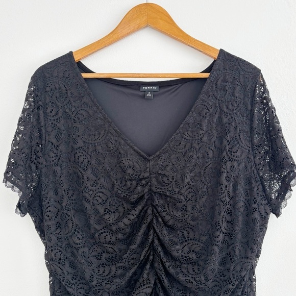 Torrid Black Lace V-Neck Short Sleeve Bodysuit Size 2X - Picture 2 of 14